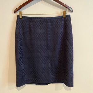 J. MCLAUGHLIN size 6 Navy blue mini skirt. Falls just above the knee.